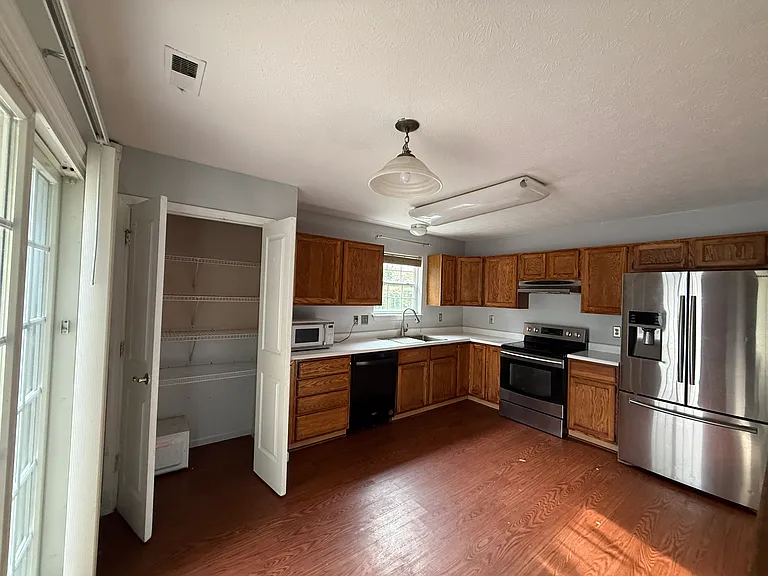 1199 Acadia Ct — Photo 5