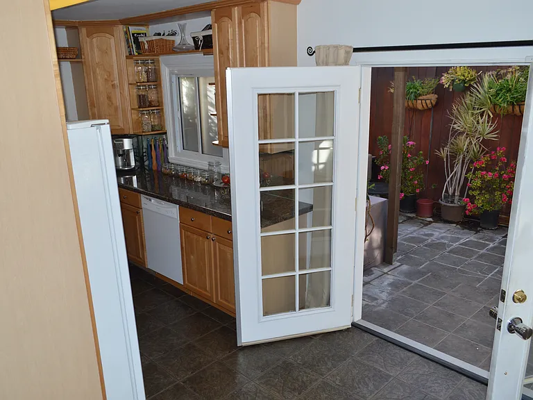 1203 S Rimpau Blvd — Photo 81