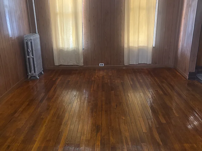 114 Putnam St — Photo 4