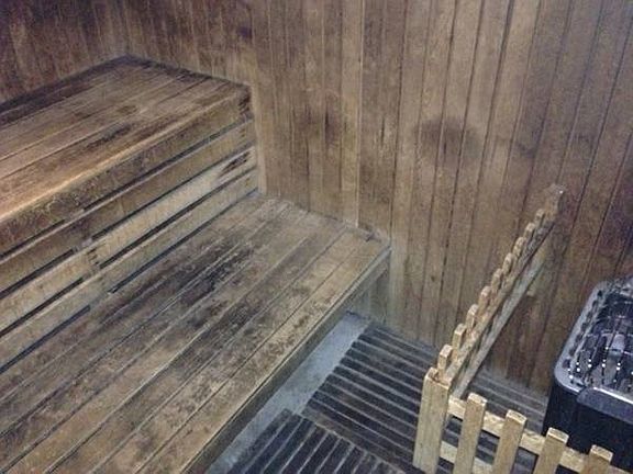 dry redwood sauna