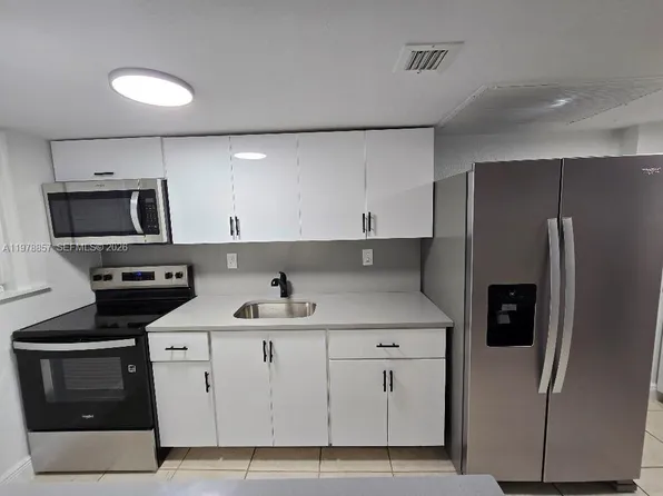 3901 SW 112th Ave APT 38, Miami, FL 33165