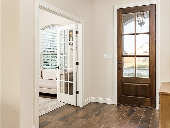 4th image of 6575 Columbus Cir