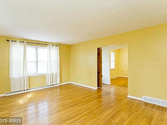 4th image of 192 Village Ct