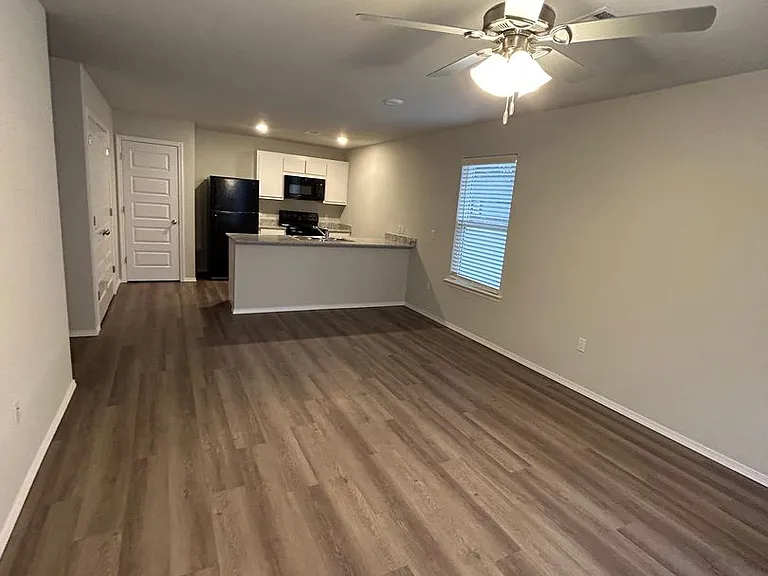 2215 Forrest Loop — Photo 8