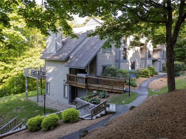 3707 Swiss Mountain Dr, Champion, PA 15622
