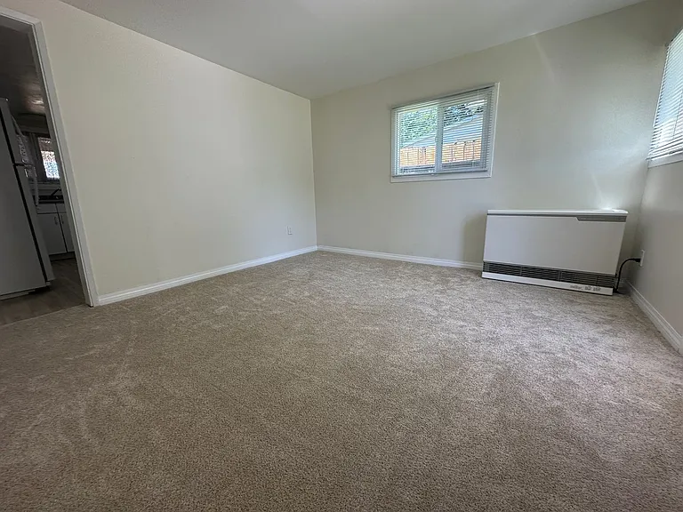 637 Schley St — Photo 4