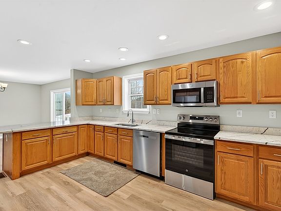 2nd image of 704 Brattleboro Rd