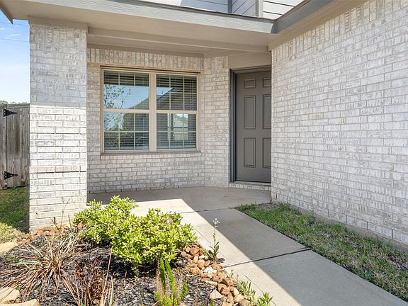 2nd image of 1027 Brighton Orchards Ln