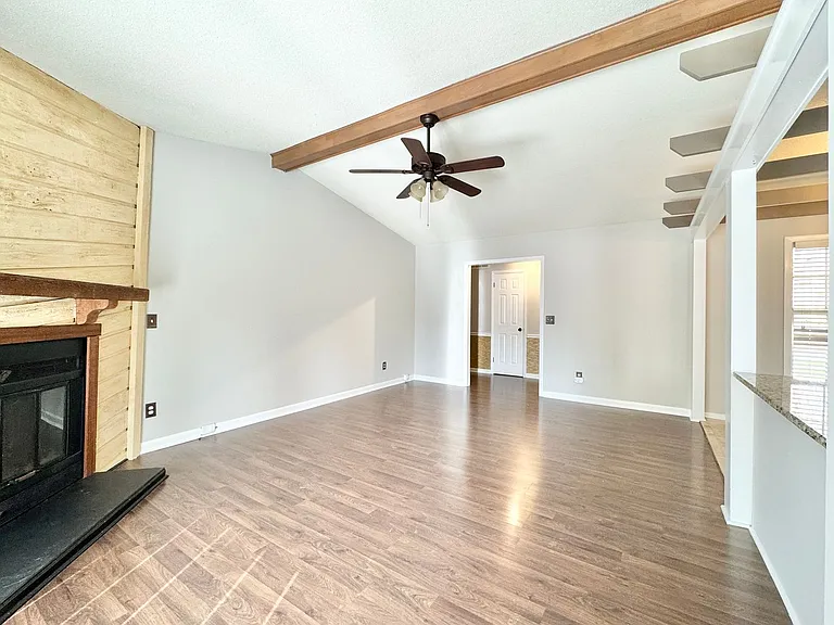 1819 Kello Dr — Photo 6