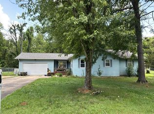 205 Pine Ln, Murphysboro, IL 62966