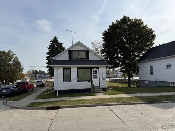 2023 East River STREET, Two Rivers, WI 54241