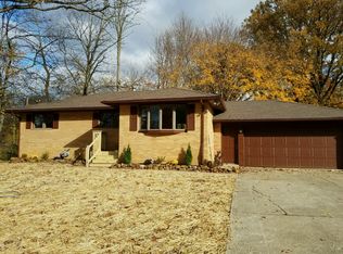 1093 Warren Dr, Brunswick, OH 44212