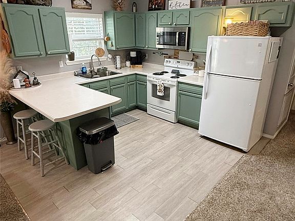 3rd image of 1008 Lilly St