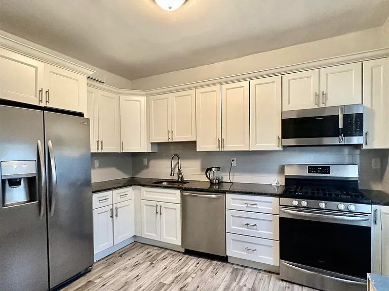 286 Fulton Ave — Photo 10
