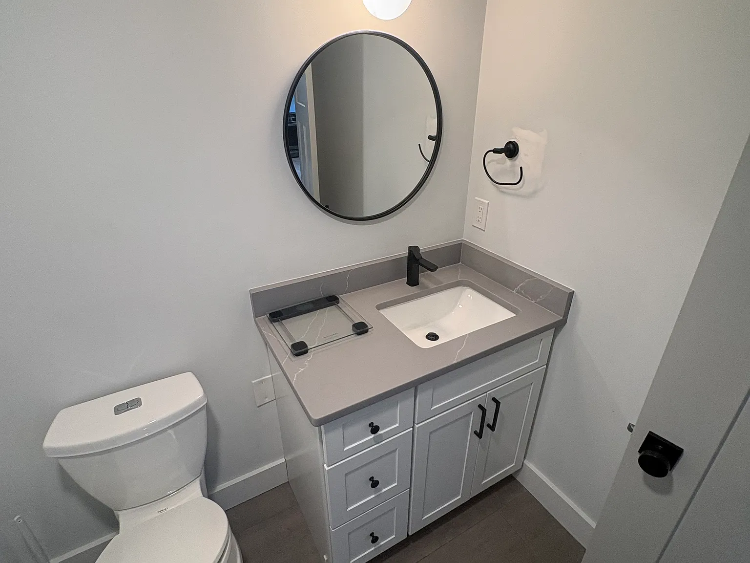 1 bed, 700 sqft, $2,400 — Photo 4