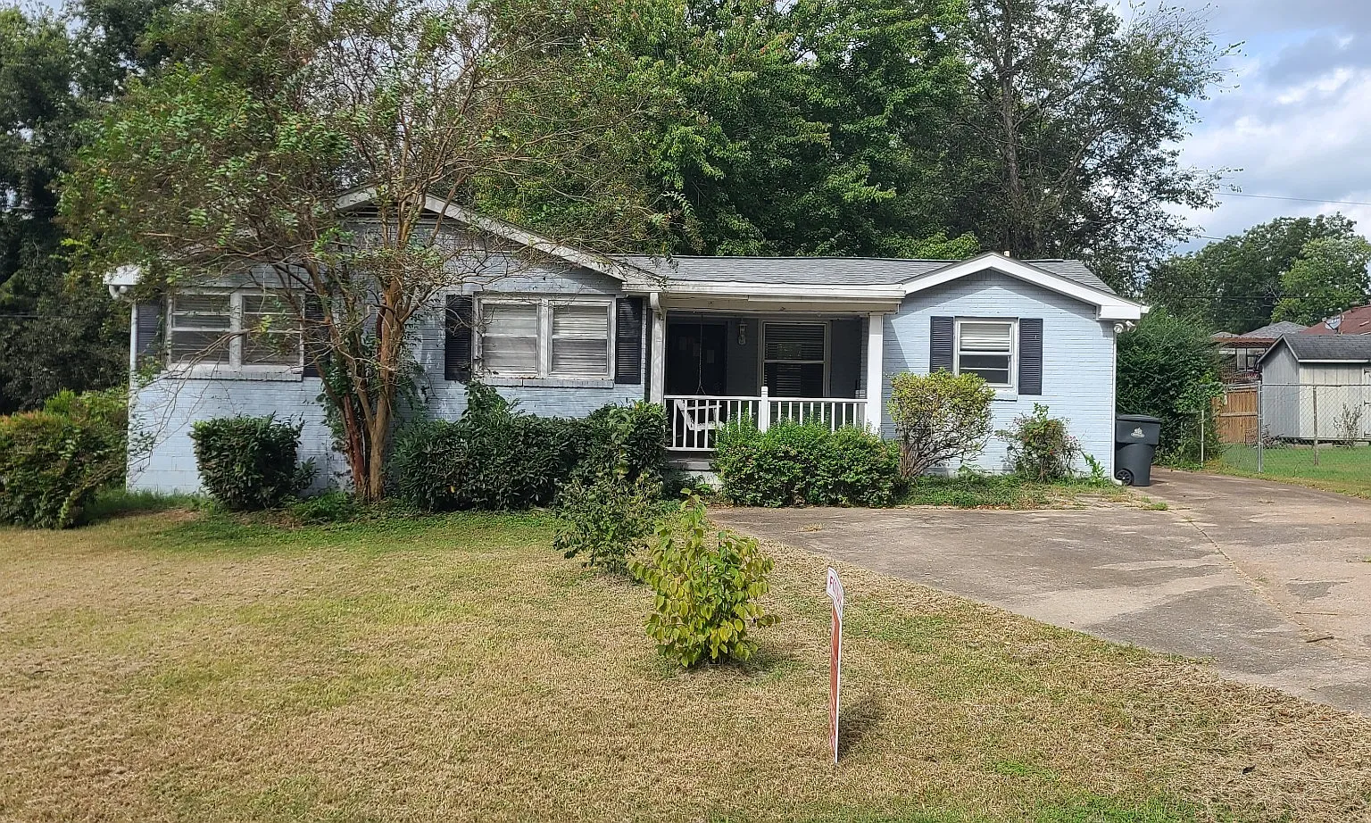 3 bed, 1.5 bath, 1274 sqft, $2,000 — Photo 2