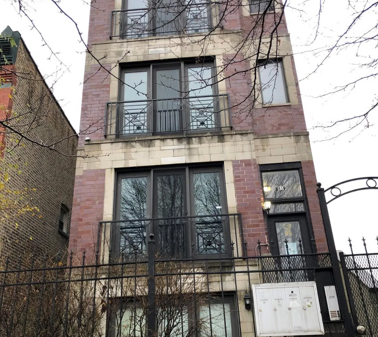 2819 W Congress Pkwy — Photo 1
