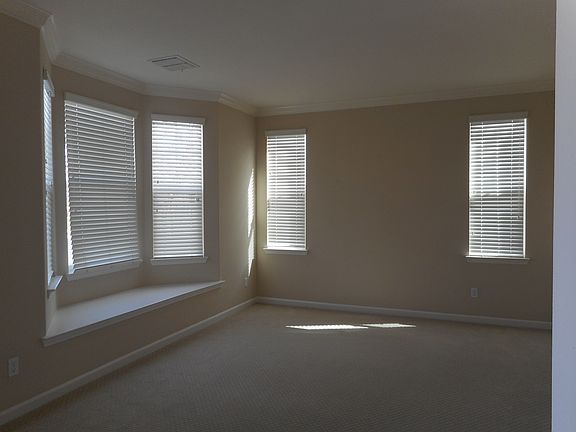 5th image of 354 W Piedmont Dr