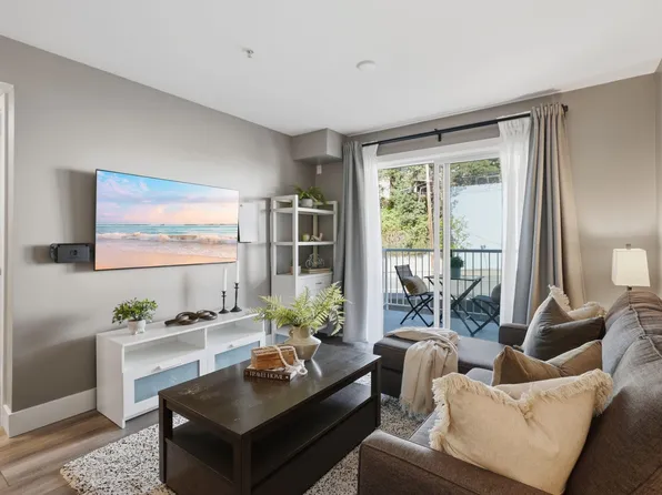 33960 Old Yale Rd #212, Abbotsford, BC V2S 2J9