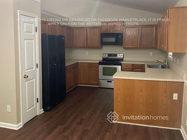 3669 N Hampton Dr NW — Photo 7