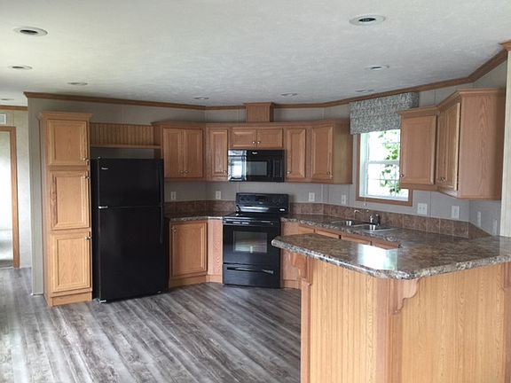 3rd image of 919 Laura Lee Cir
