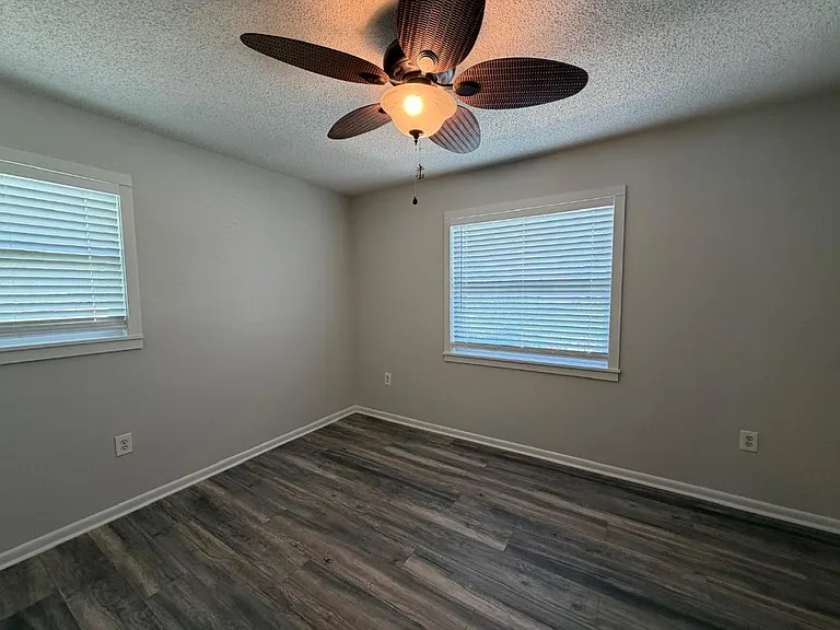 2334 Magdalina Dr #B — Photo 7