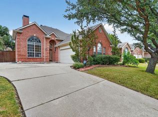9803 Hickory Hollow Ln, Irving, TX 75063