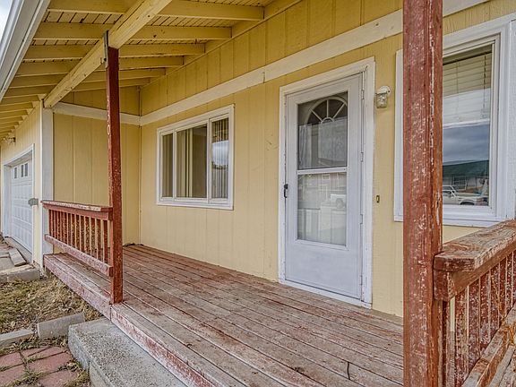 3rd image of 3301 Crestline Cir