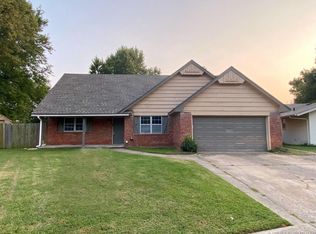 10906 E 25th St, Tulsa, OK 74129