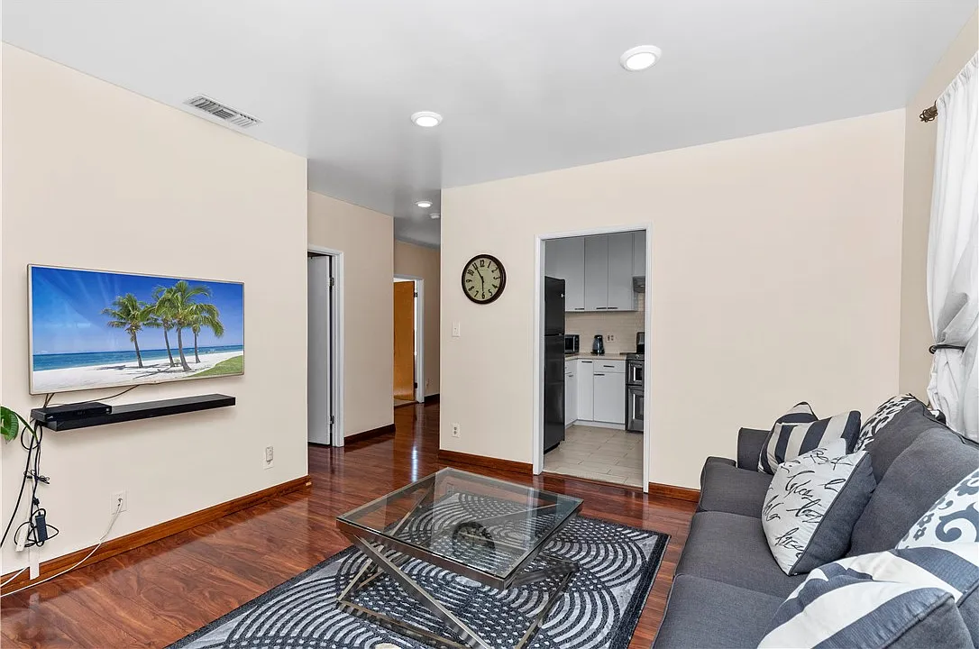 1 bed, 700 sqft, $3,800 — Photo 4