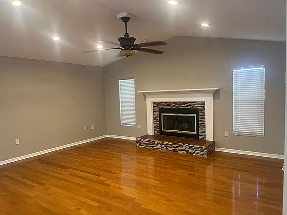 4th image of 2052 Windwood Ln