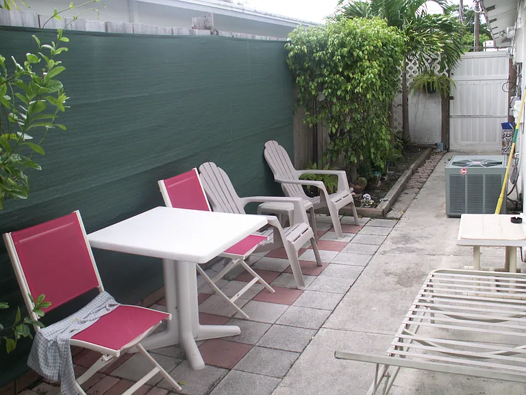 321 SE 12th Ave — Photo 9