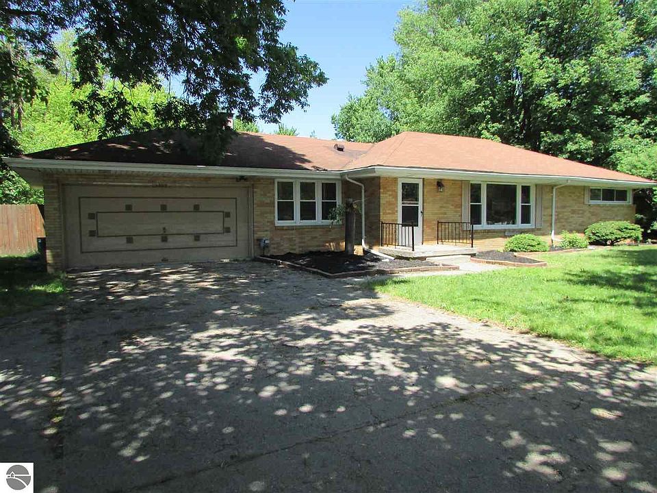 1st image of 4352 Shattuck Rd