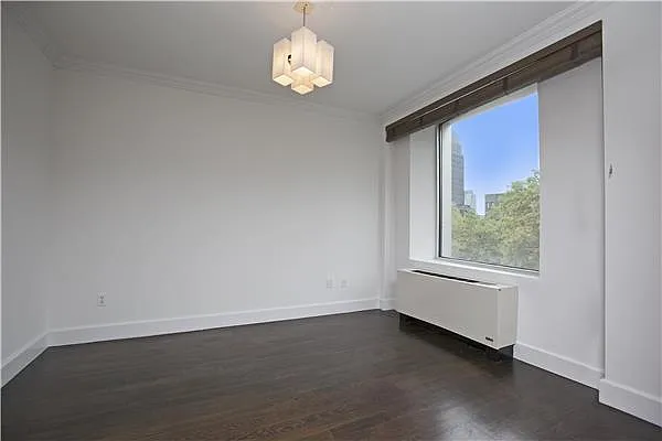 Sold by R New York | media 6