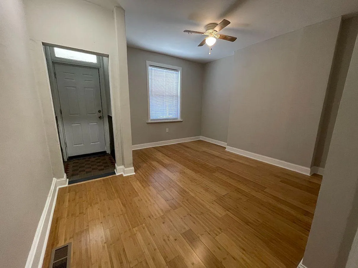 4 bed, 1300 sqft, $1,850 — Photo 2