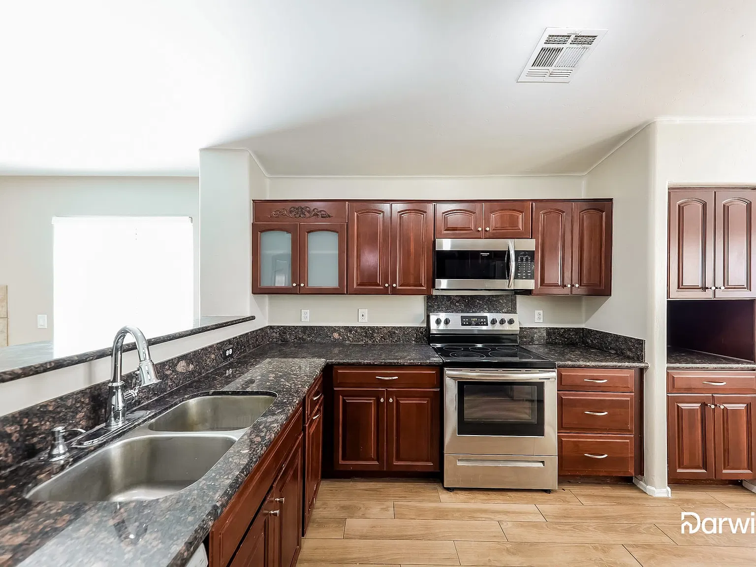 3 bed, 2.0 bath, 1492 sqft, $1,725 — Photo 2
