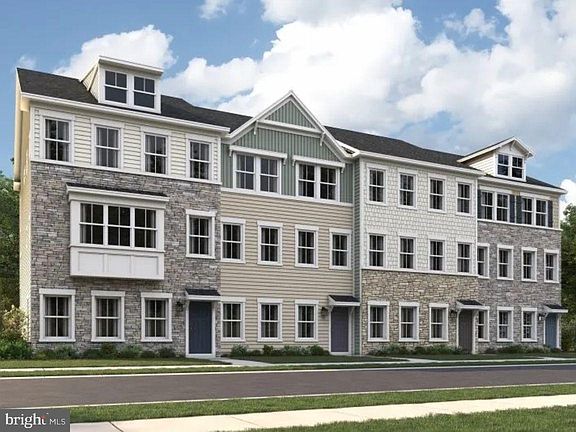 2nd image of 10556 Roundstone Ln