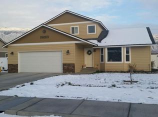 1437 Center St, Rock Island, WA 98850