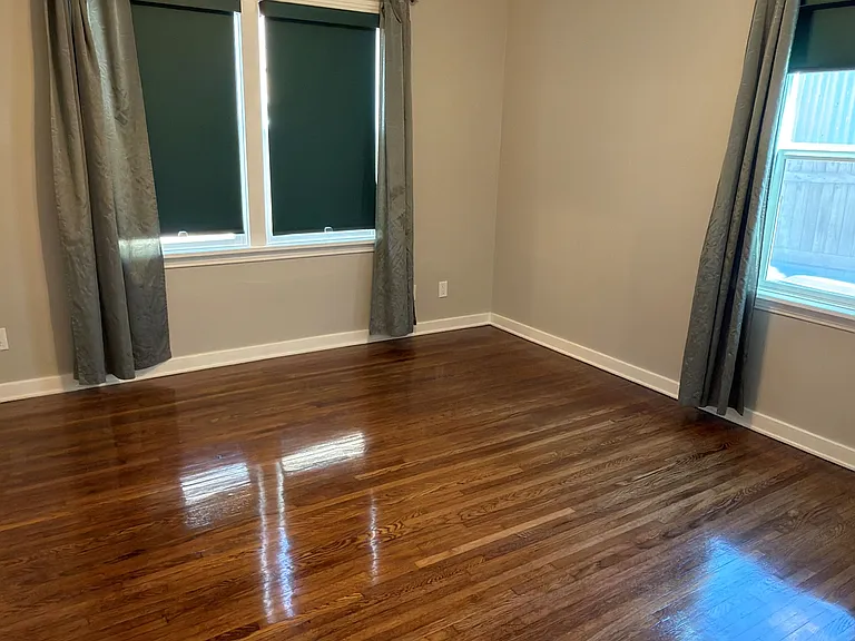 520 E 14th St — Photo 12
