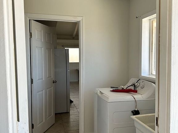 2nd image of 895 Lekeona Loop
