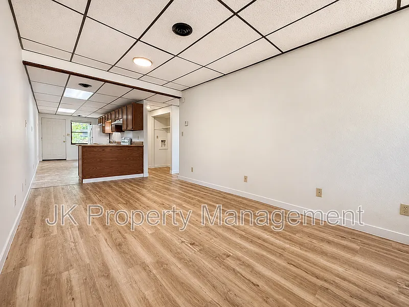 2 bed, 1.0 bath, 850 sqft, $1,400 — Photo 2