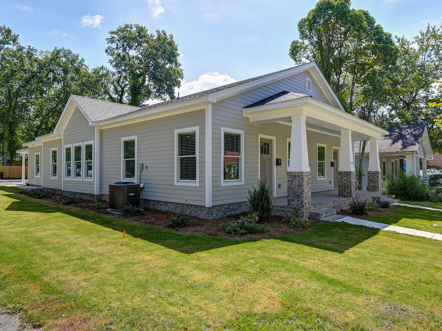 3 bed, 1220 sqft, $3,000 — Photo 4