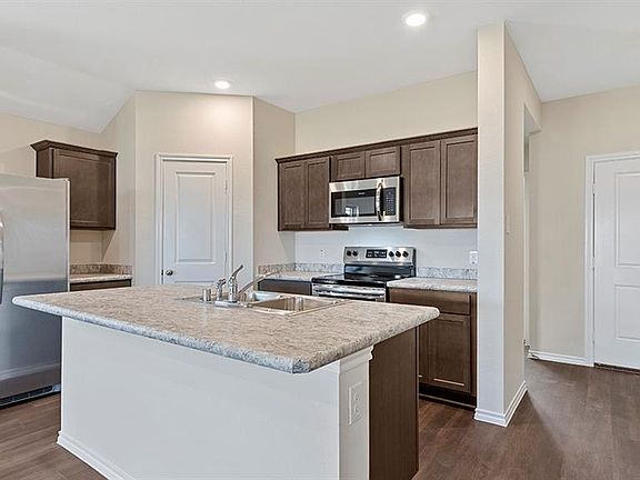 3rd image of 10438 Fort Cibolo Trl