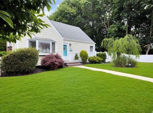 690 Oriole Ave, West Hempstead, NY 11552