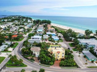 3700 Gulf Dr, Holmes Beach, FL 34217
