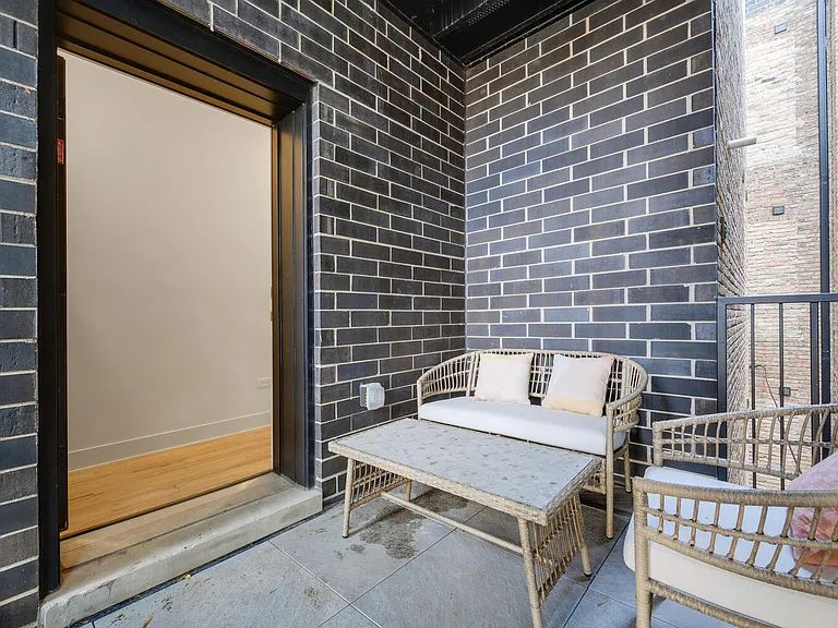 3615 N Wilton Ave #2 — Photo 14