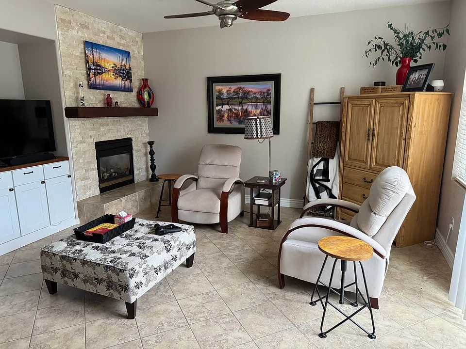 1401 Esplanade Cir