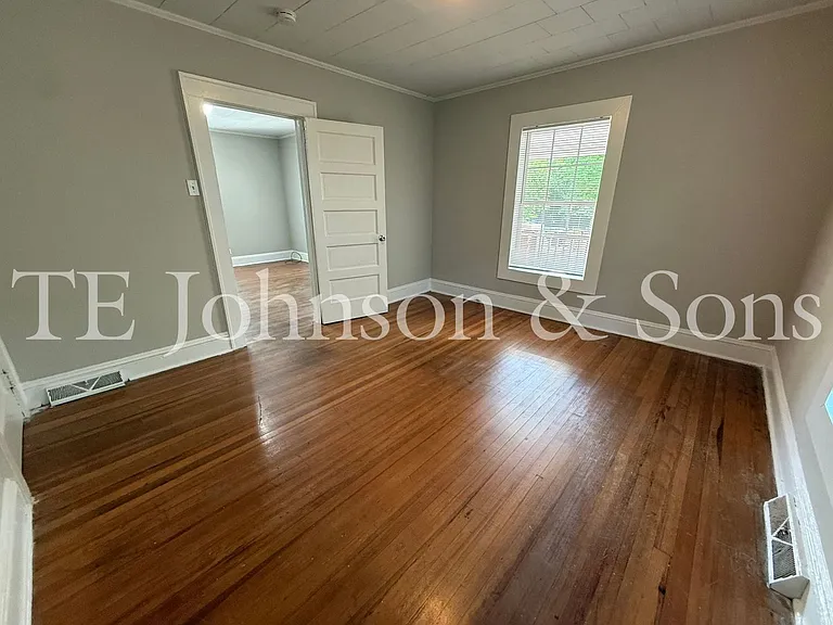 526 Chandler St — Photo 21