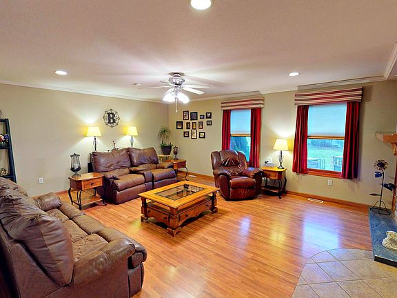 4th image of 2068 Laura Ct