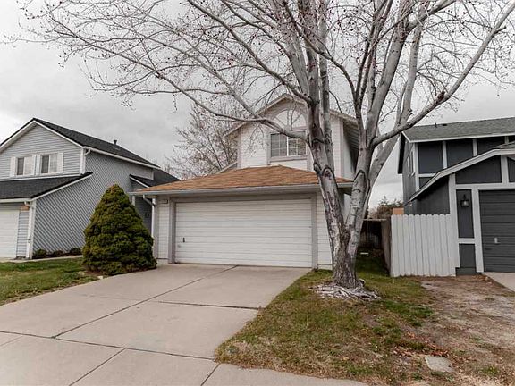 2nd image of 1720 Round Mountain Cir